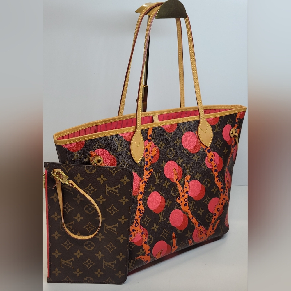 Sold ❌Louis Vuitton like new  Limited Edition Ramages Neverful MM with Pouch🔥